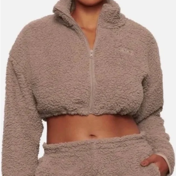 SKIMS Jackets & Blazers - SKIMS Teddy Zip Up Crop Jacket NWT Size Large In Desert